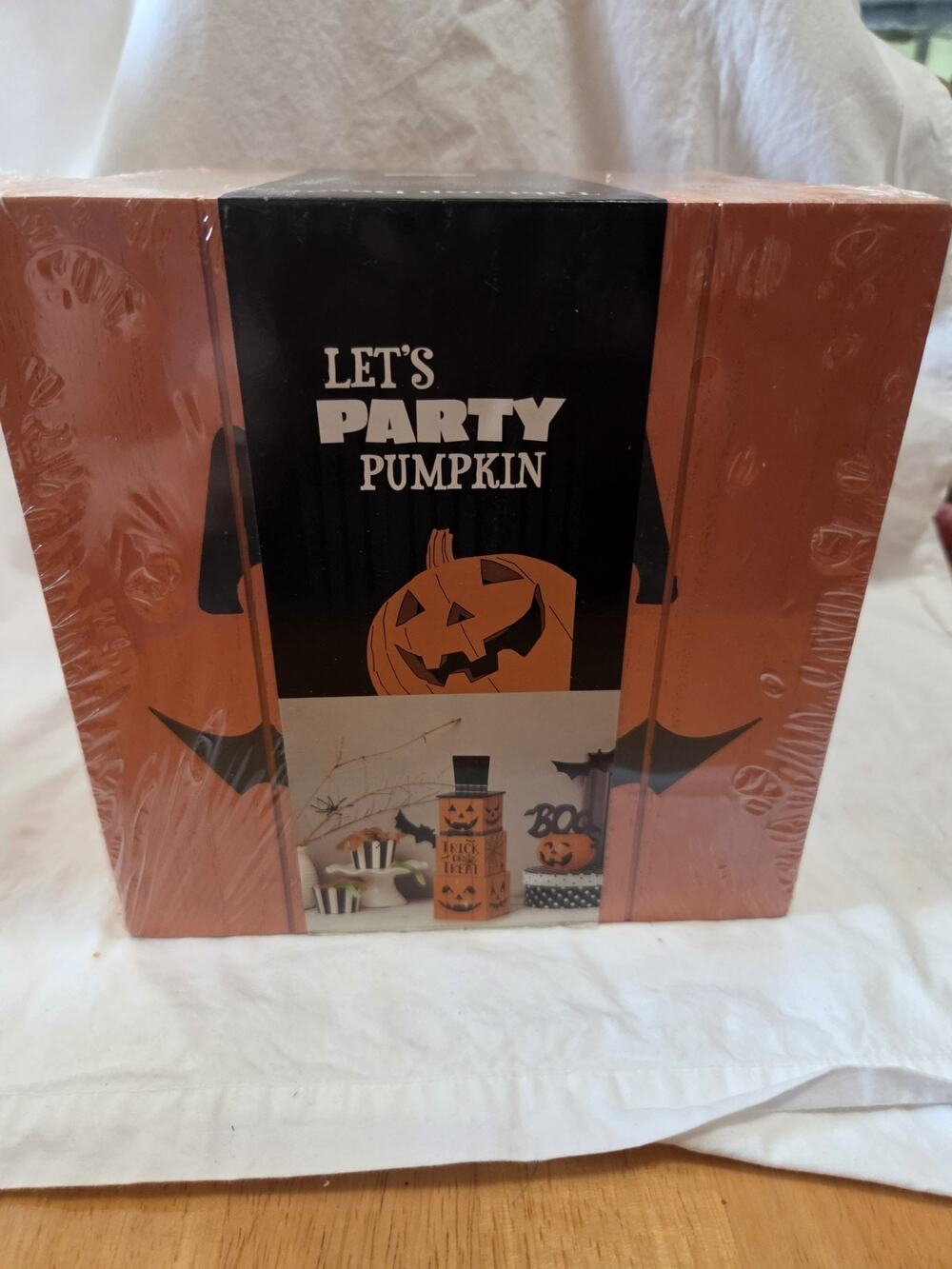 3 Piece Halloween Wooden Stackable Pumkin Decor 7.48 x 7.48 x 25.98 High